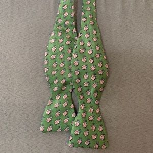Peter Elliot toddler boys bow tie w/ ladybugs